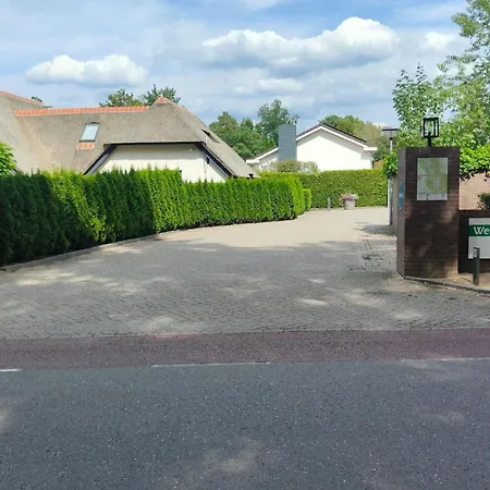 Chalet In With Fenced Garden, Cleaning Included *