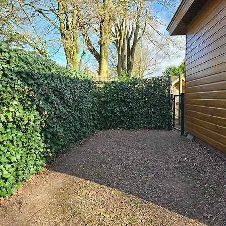 In With Fenced Garden, Cleaning Included * Garderen