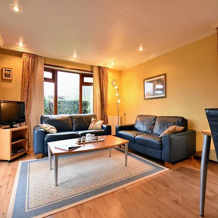 In With Fenced Garden, Cleaning Included Chalet